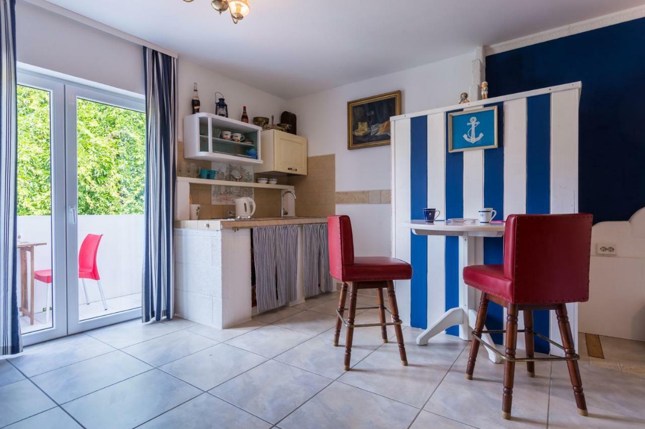 Apartments Villa Anna Башка Екстер'єр фото